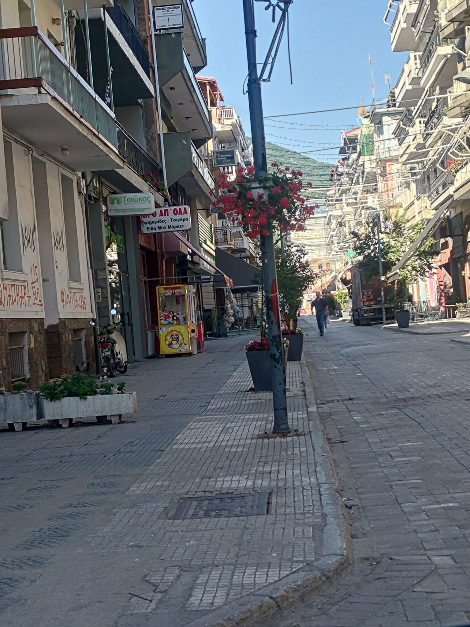 Φροντίζουμε την εικόνα, αλλά χωρίς υποδομές και θέσεις εργασίας, ποιος θα τη χαρεί;